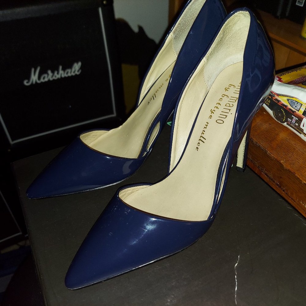 Ann Marino By Bettye Muller April Midnight Blue Pumps
